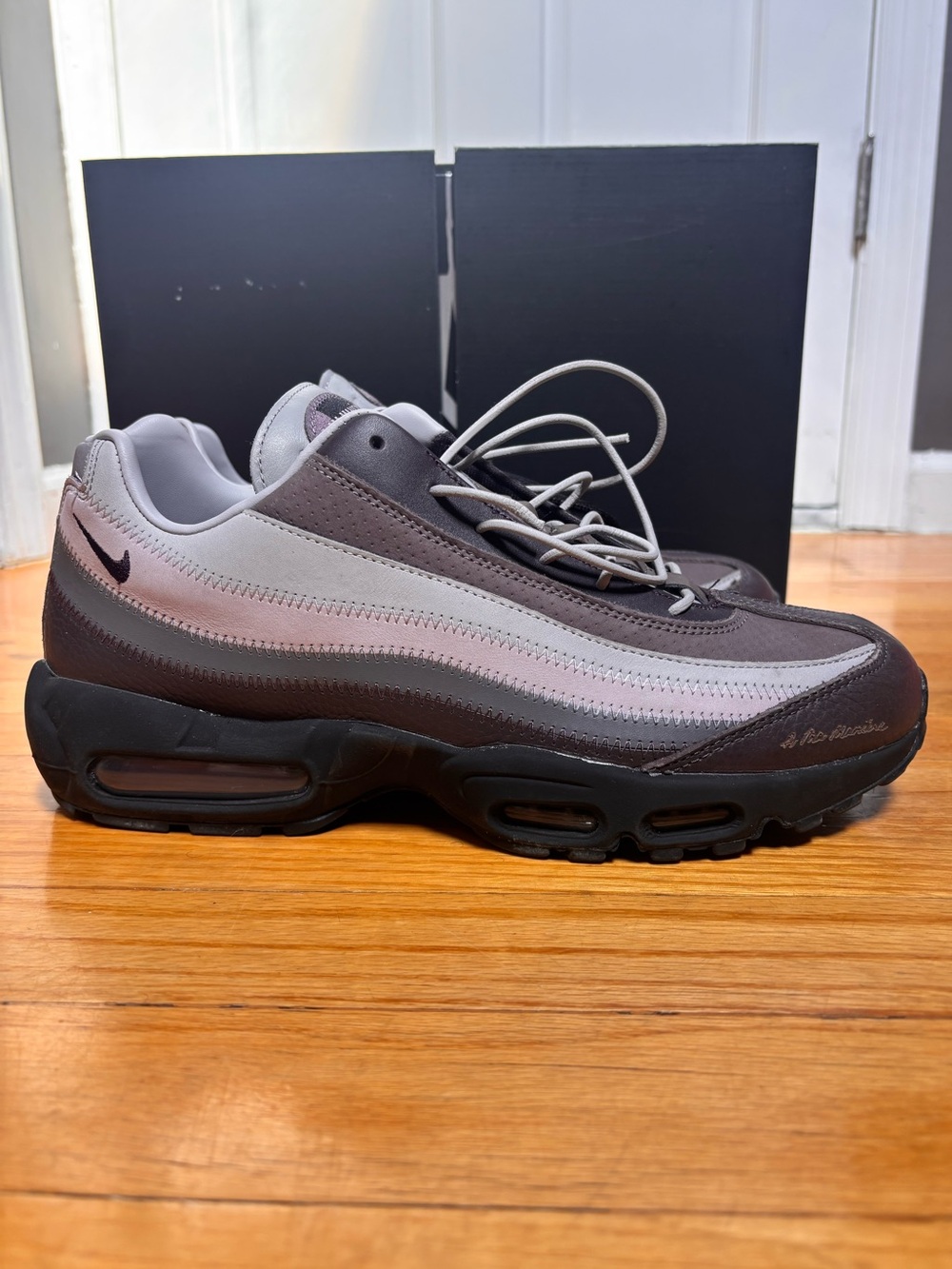 A Ma Maniére x Nike Air Max 95 SP - Picture 3 of 10